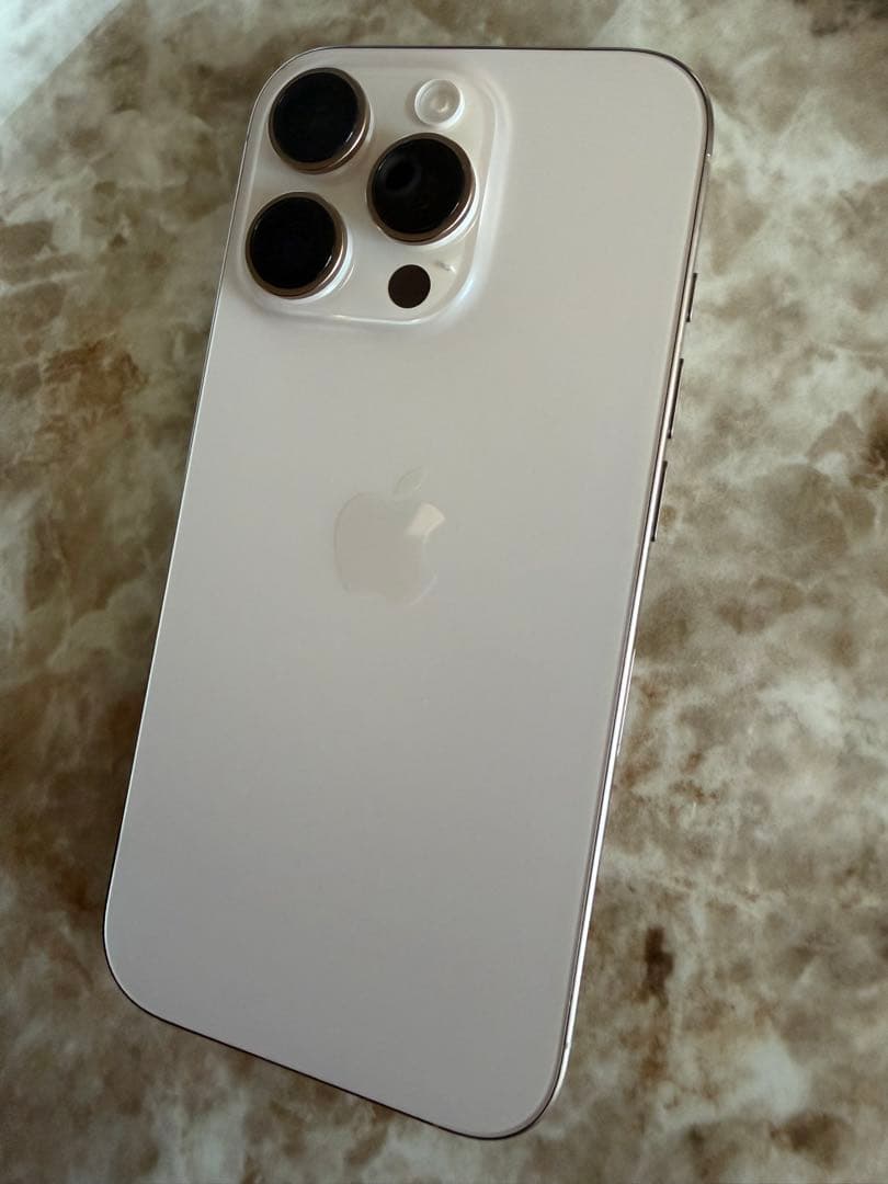 Apple iPhone16 Pro ゴールド　本体　本日のみこの価格で設定