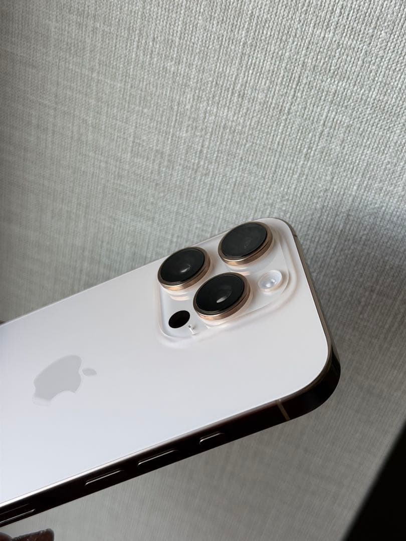 Apple iPhone16 Pro ゴールド　本体　本日のみこの価格で設定