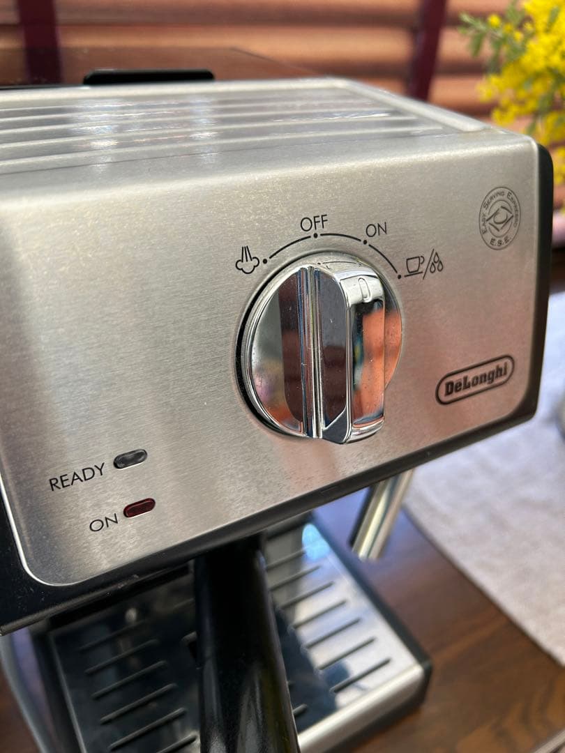 デロンギ　ACTIVEシリーズ エスプレッソマシン　ECP3220J 3回使用