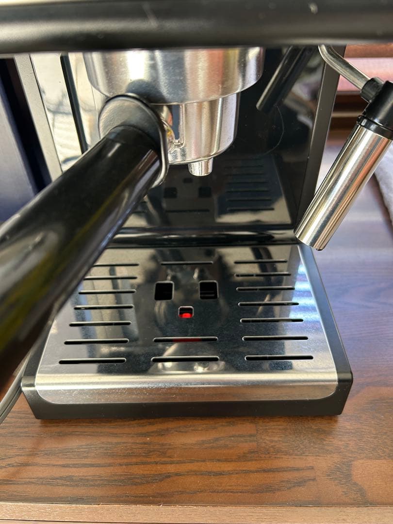 デロンギ　ACTIVEシリーズ エスプレッソマシン　ECP3220J 3回使用