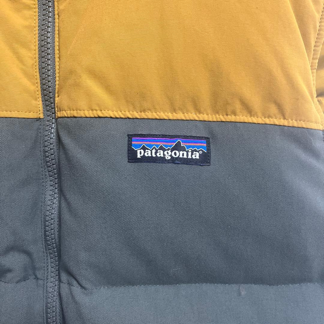 patagonia リバーシブル　ベストダウン　辛子色　ブラウン ダウンベスト