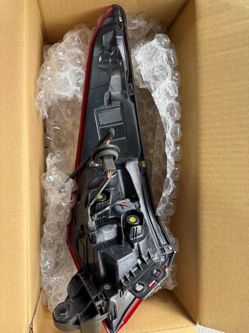 レクサス Lexus ES300h 右側テールランプ 中古