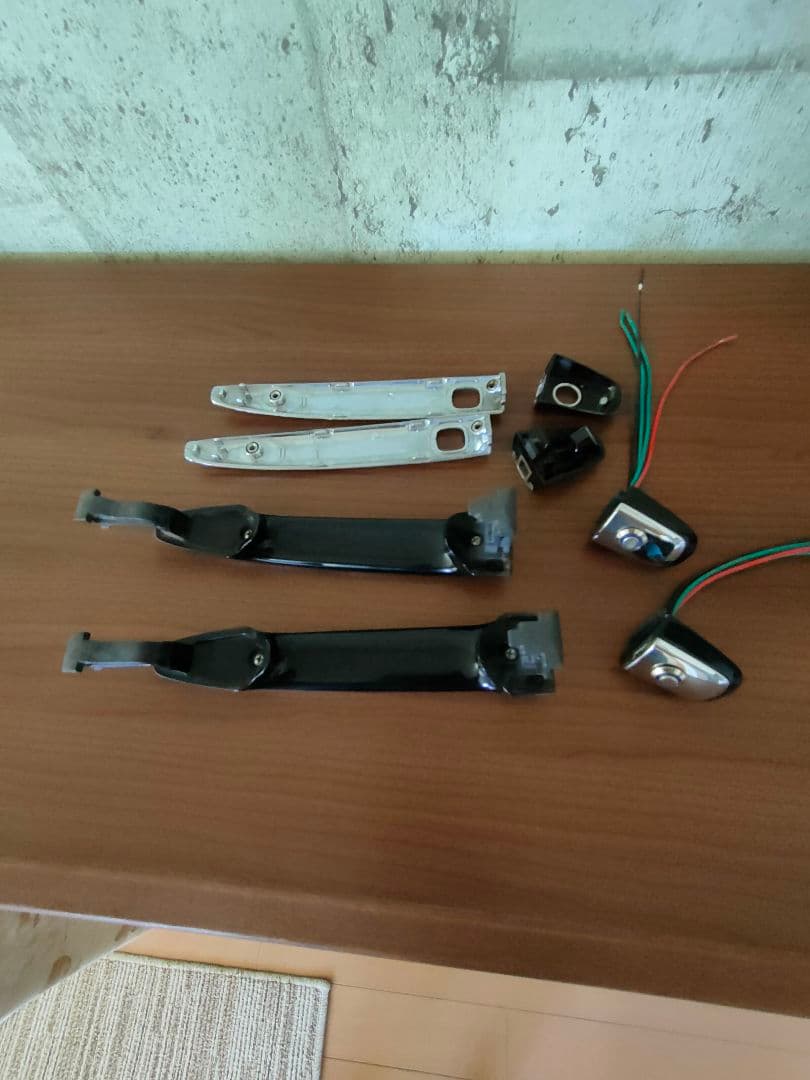 トヨタ クロームドアアウターハンドルセット新品 ポチガーつき