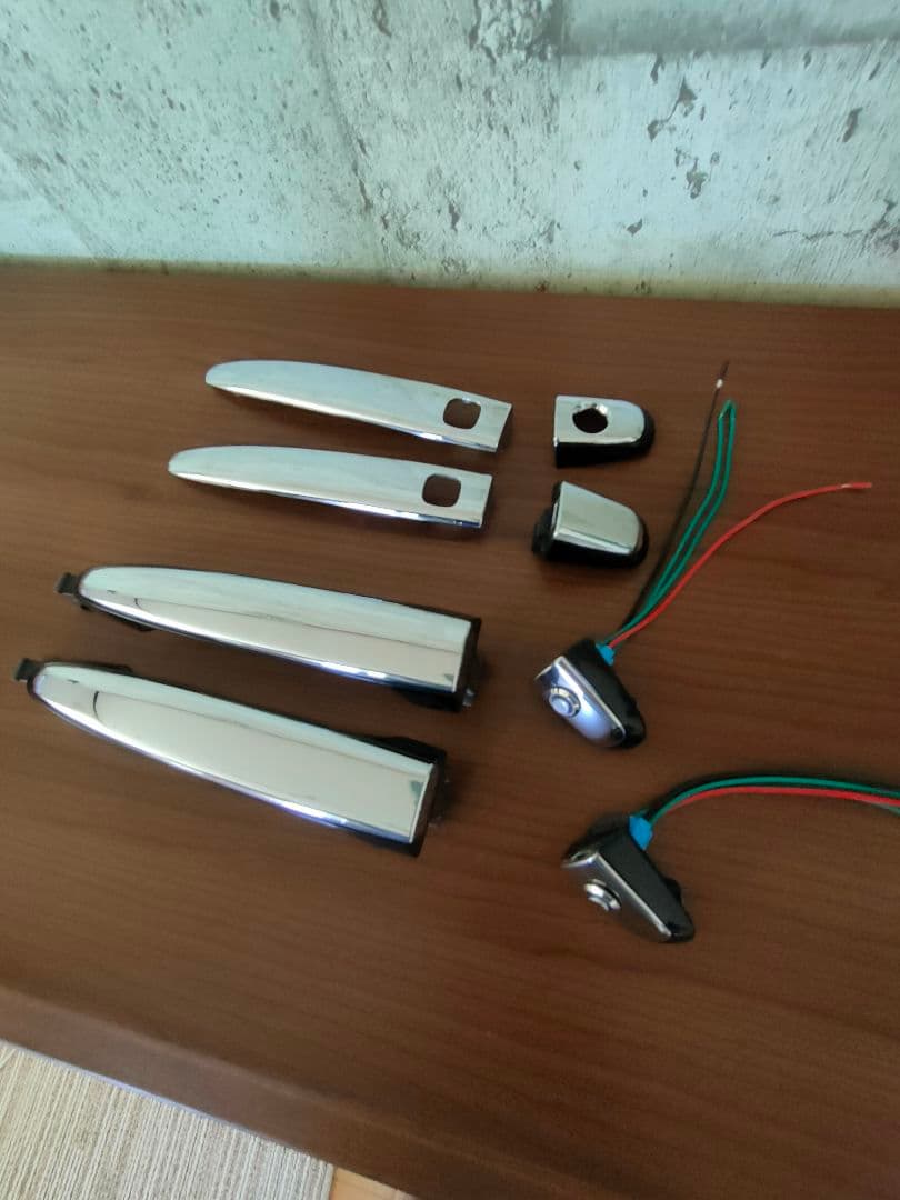 トヨタ クロームドアアウターハンドルセット新品 ポチガーつき