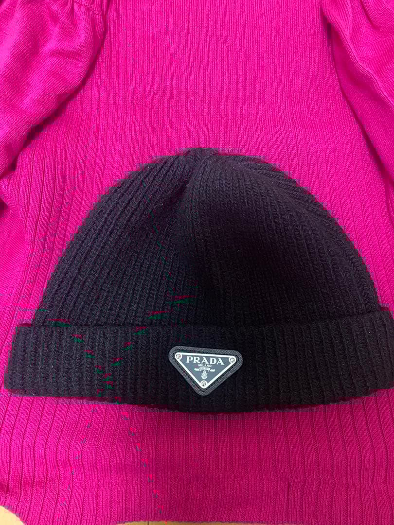 PRADA ロゴ付き黒ビーニー メンズL