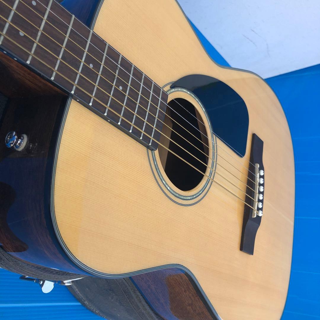 Fender アコースティックギターとハードケース　CF60 NAT ギター台付