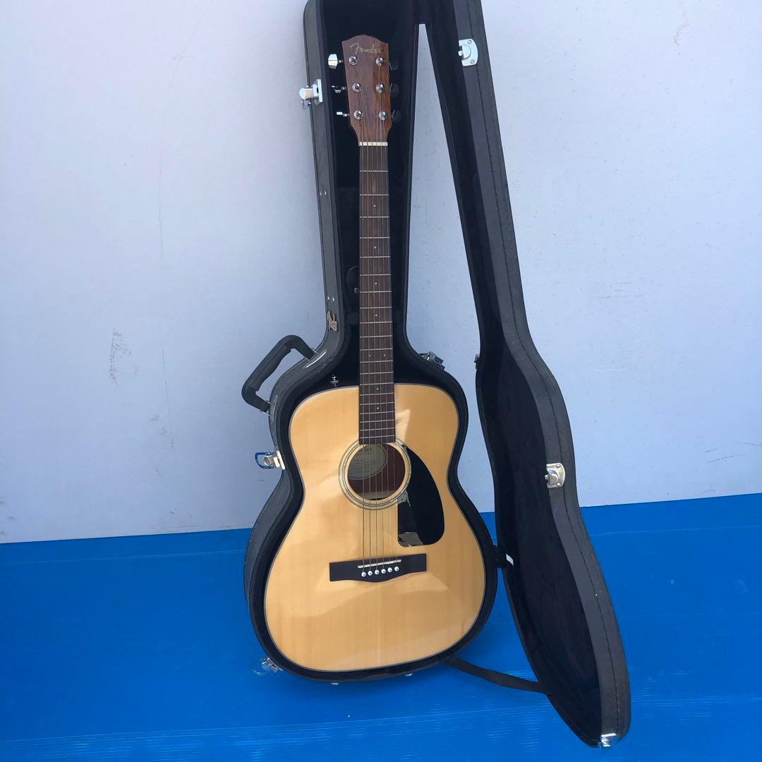 Fender アコースティックギターとハードケース　CF60 NAT ギター台付