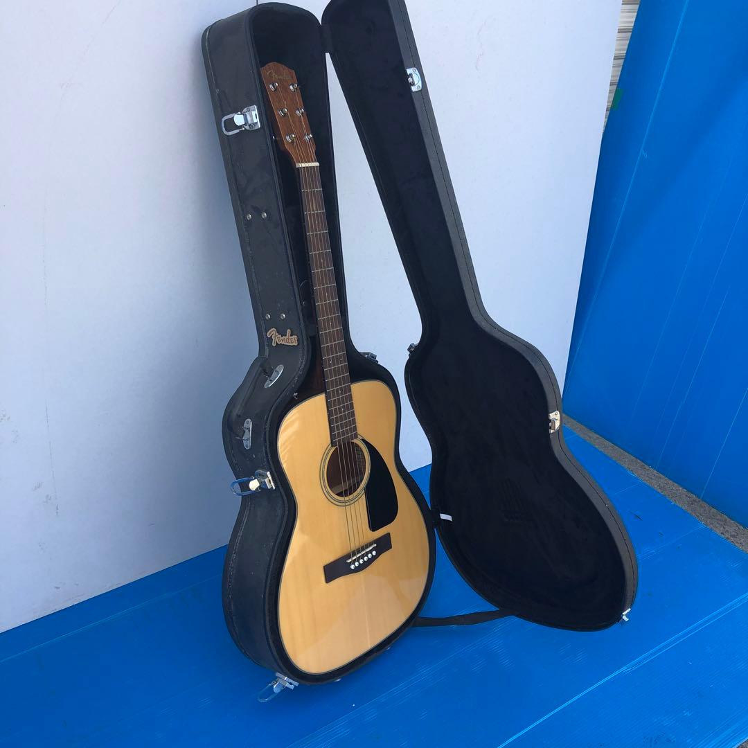 Fender アコースティックギターとハードケース　CF60 NAT ギター台付