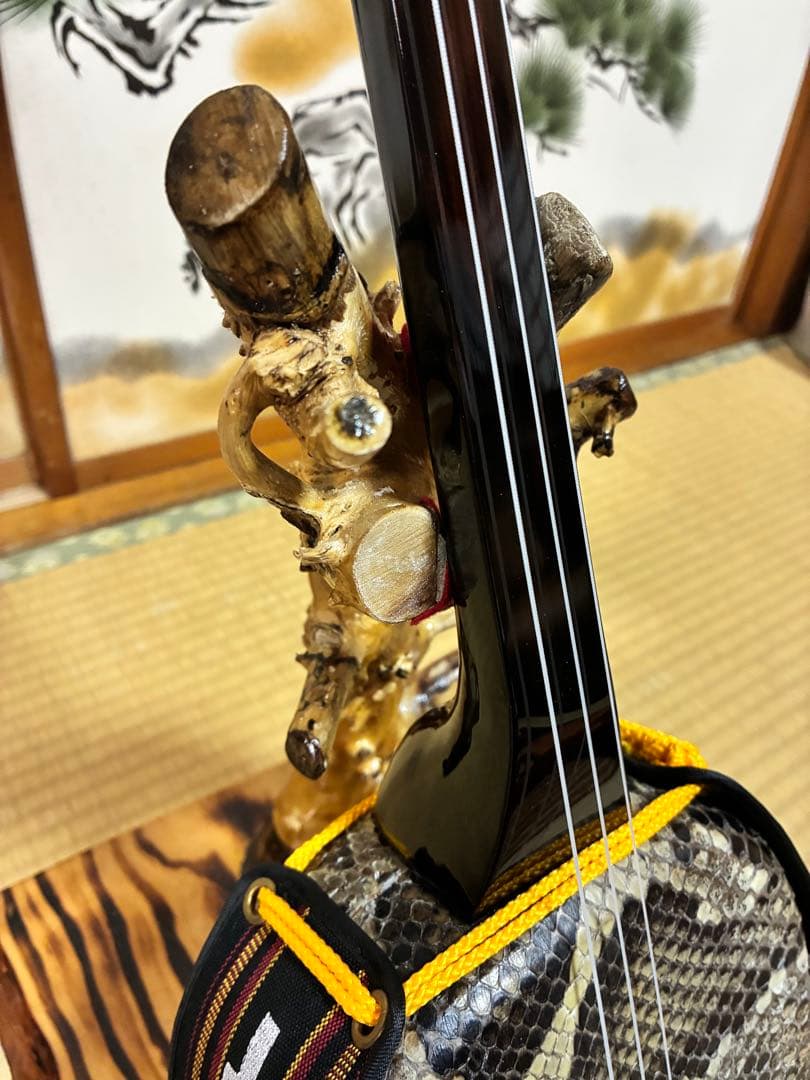 沖縄三線！黒木上質カマゴン！知念大工型！本張り【一枚張り】