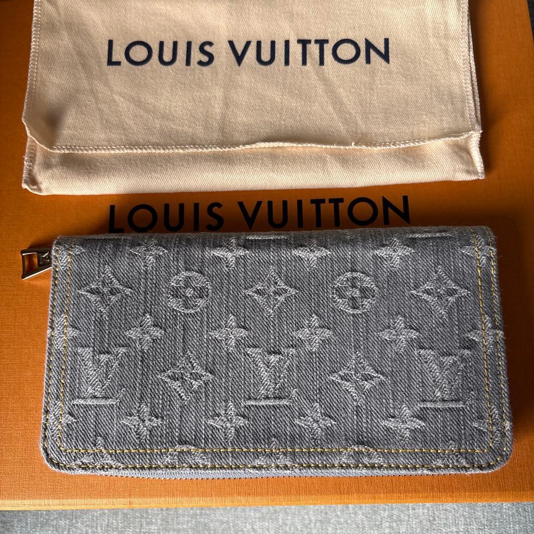LOUIS VUITTON デニムジッピーウォレット（グレー）