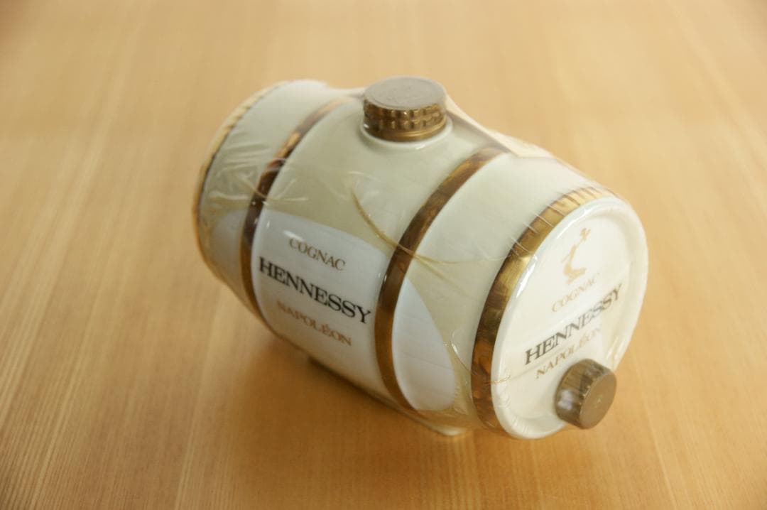 ヘネシー ナポレオン 樽型 陶器ボトル