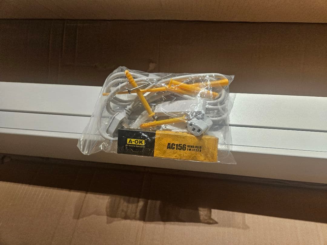 お引き取り1万円値引き　120インチ4k対応　プロジェクタースクリーン 高解像度