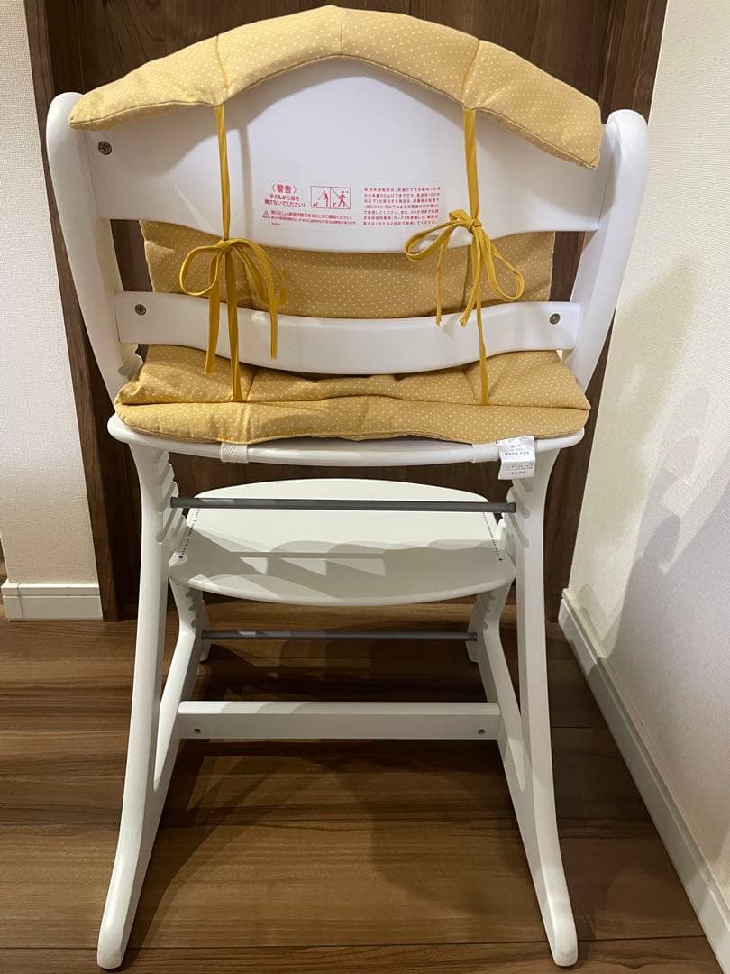 美品✨大和屋 すくすくチェア　ベビーチェア　白　 純正クッション・ガード付き