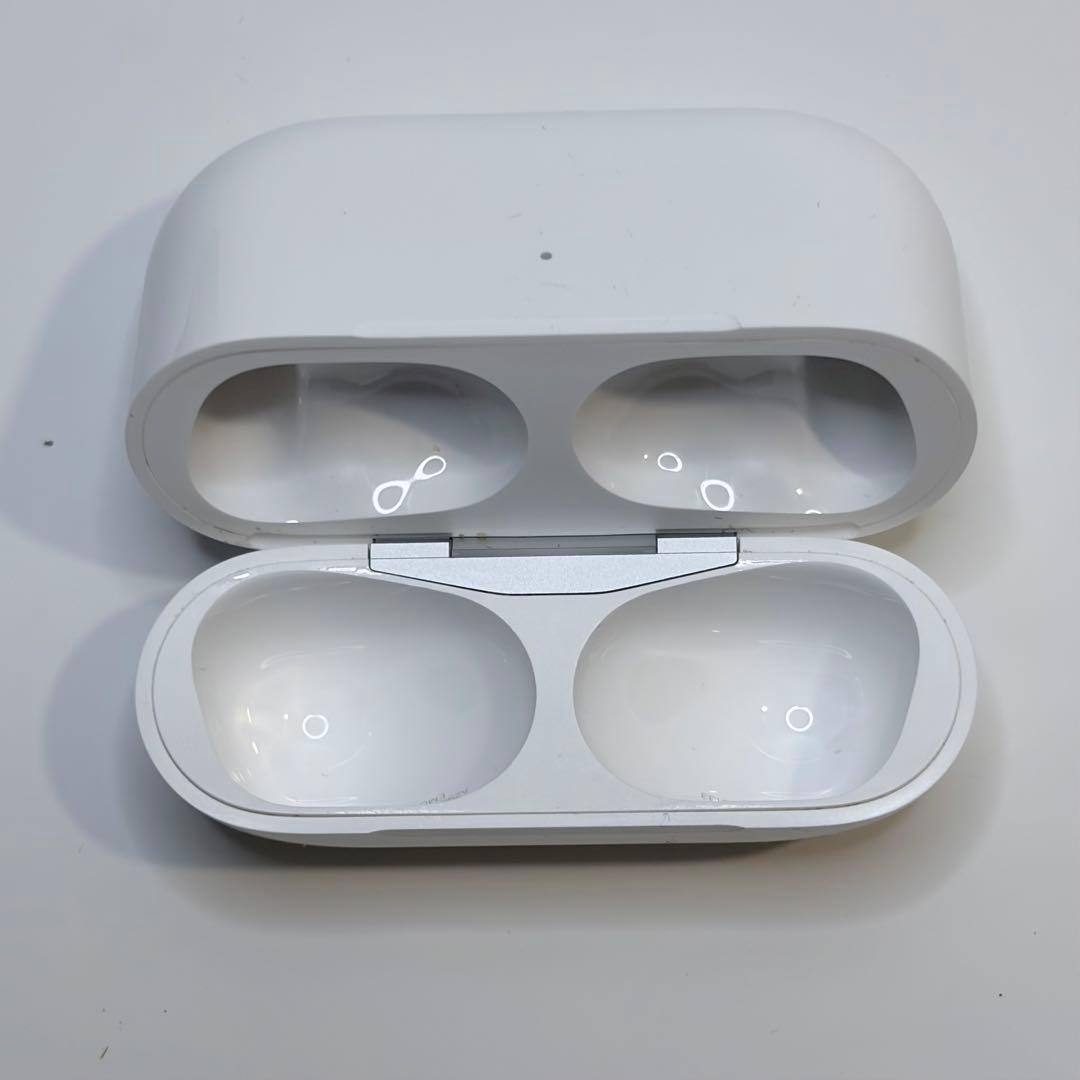 Apple AirPods Pro 2 USB-C 充電ケース美品 チップ未使用