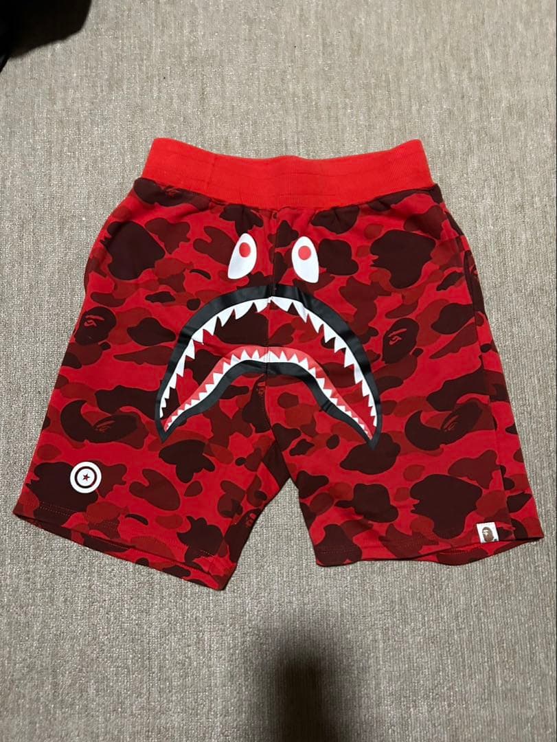 APE 半ズボン　シャーク　赤