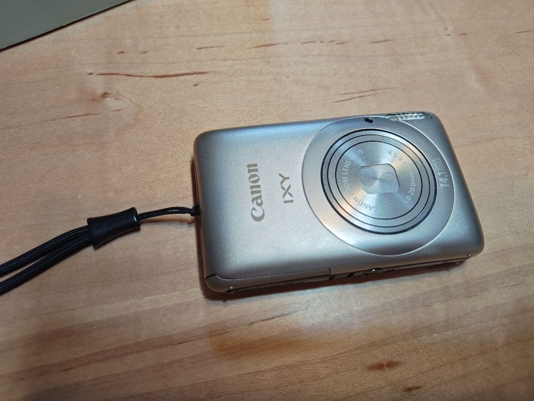 Canon　キャノン　IXY　400F　シルバー　デジカメ　デジタルカメラ