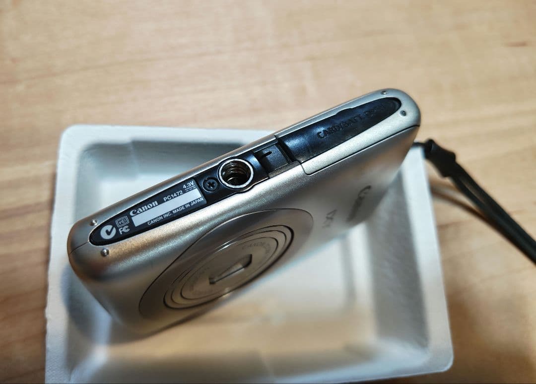 Canon　キャノン　IXY　400F　シルバー　デジカメ　デジタルカメラ