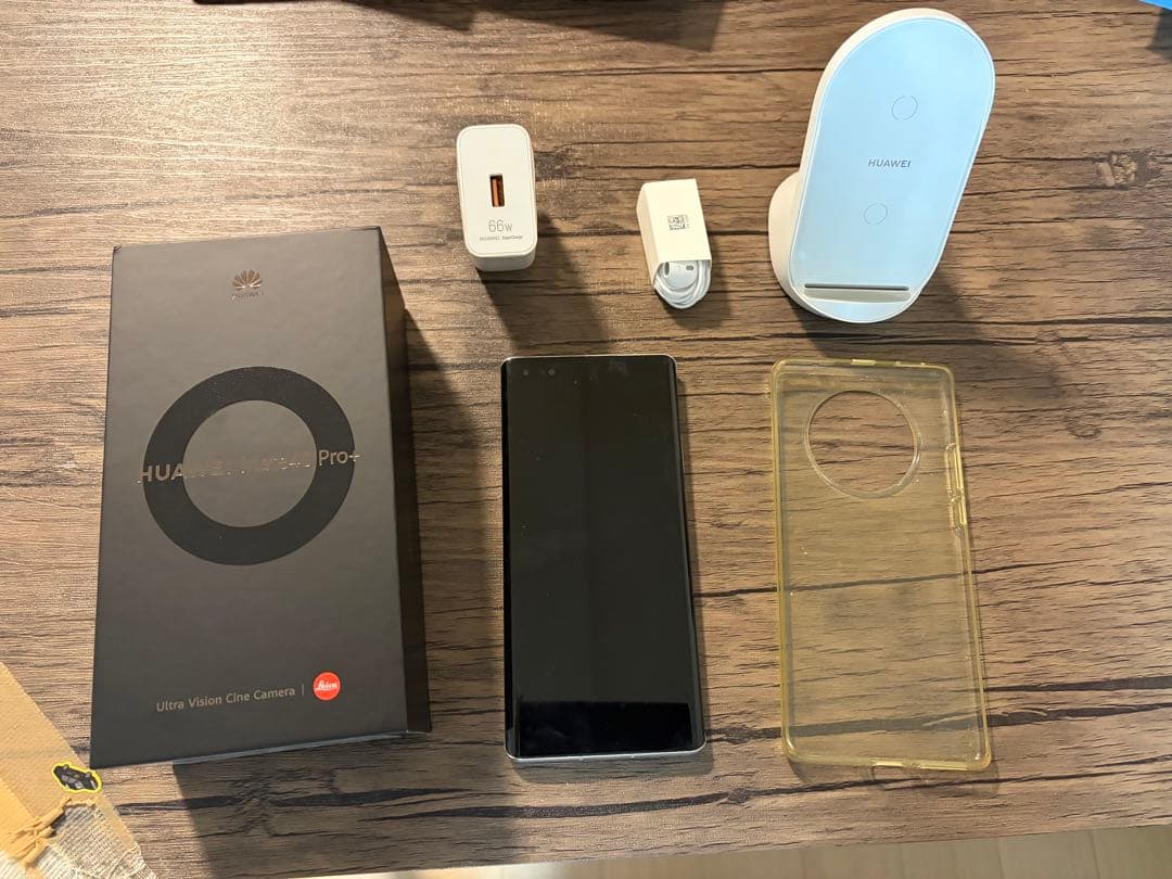 【中古】Huawei mate40pro+ ホワイト　8/256