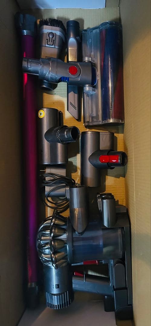 Dyson cyclone V6 fluffy 各種アタッチメント付き