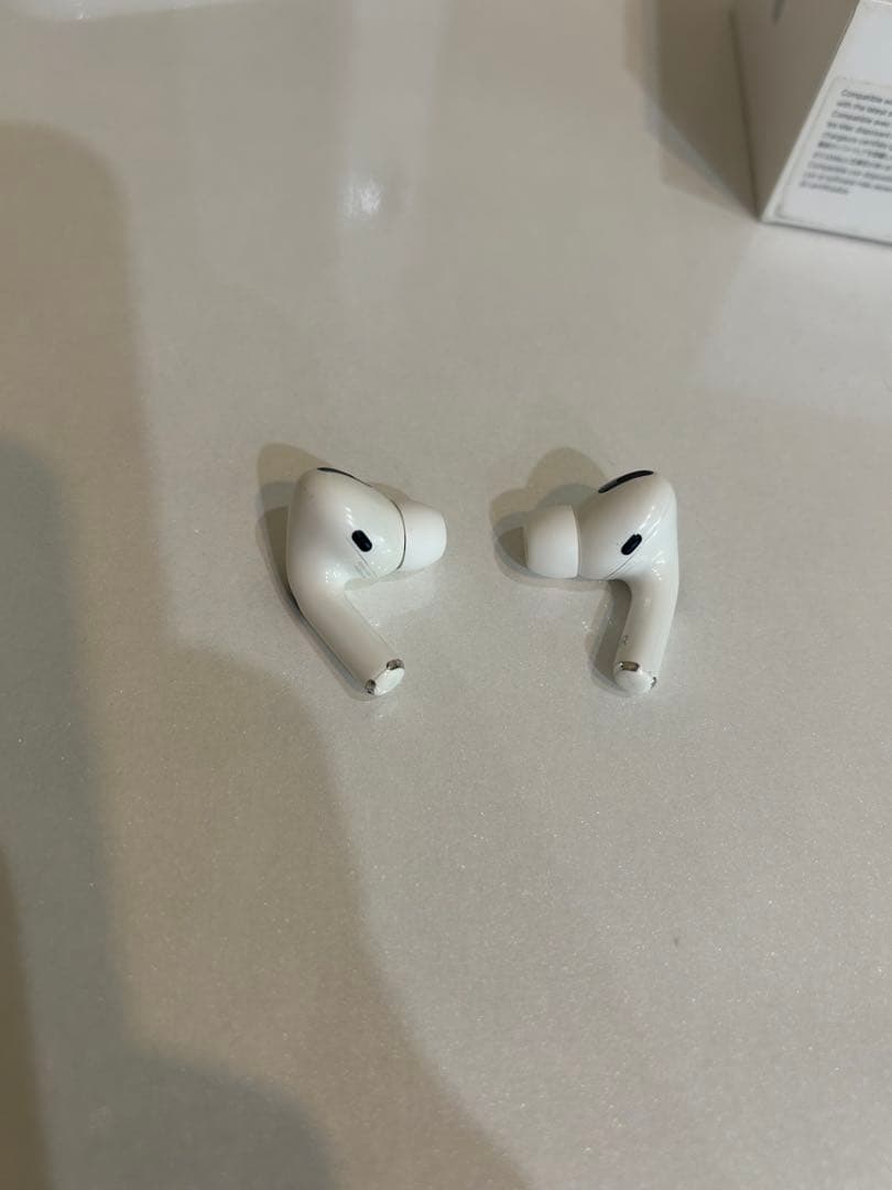 AirPods Pro 本体　充電ケース付き　付属品あり　正規品