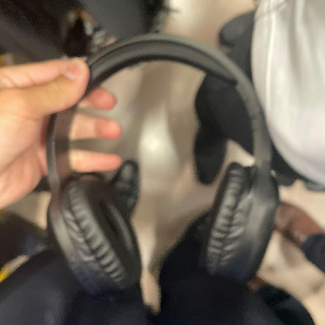 ワイヤレスヘッドホン 黒 オーバーイヤー