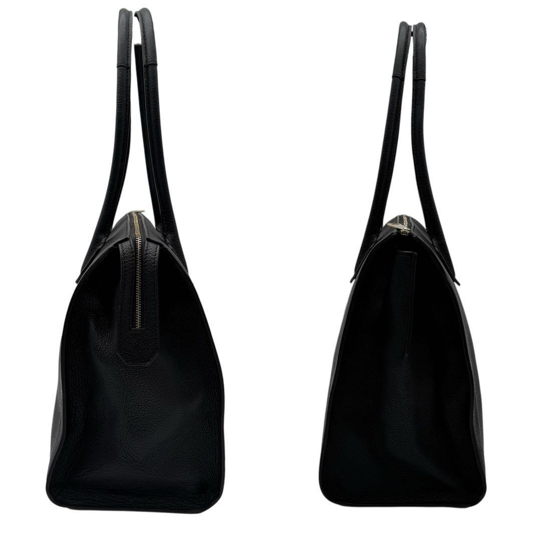 美品✨フルラ トートバッグ ファスナー付 ブラック A4可 ビジネス 就活