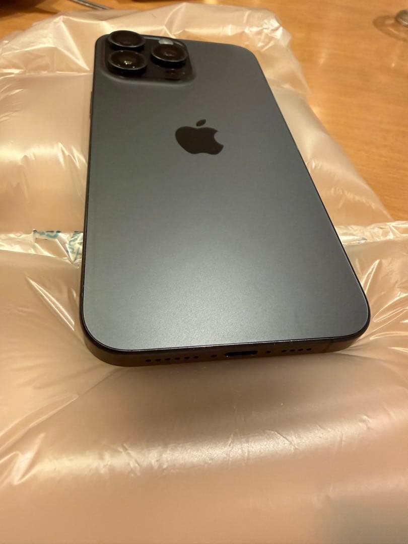 Apple iPhone 15 Pro max ブラック 本体