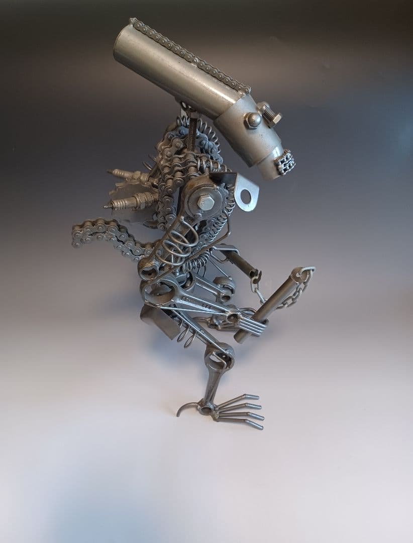 メタルアート 鉄製 アイアン エイリアン 高さ45cm 横30cm