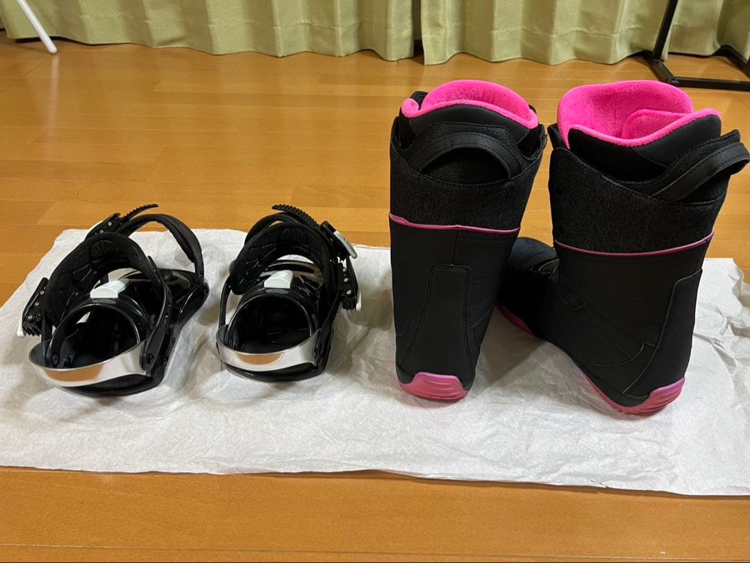 スノーボードブーツ ブラック/ピンク セット