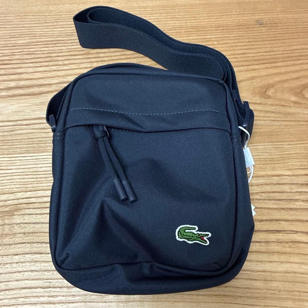るな　新品　ラコステ　ネオクロコ カメラバッグ　ネイビー　紙袋2枚付き