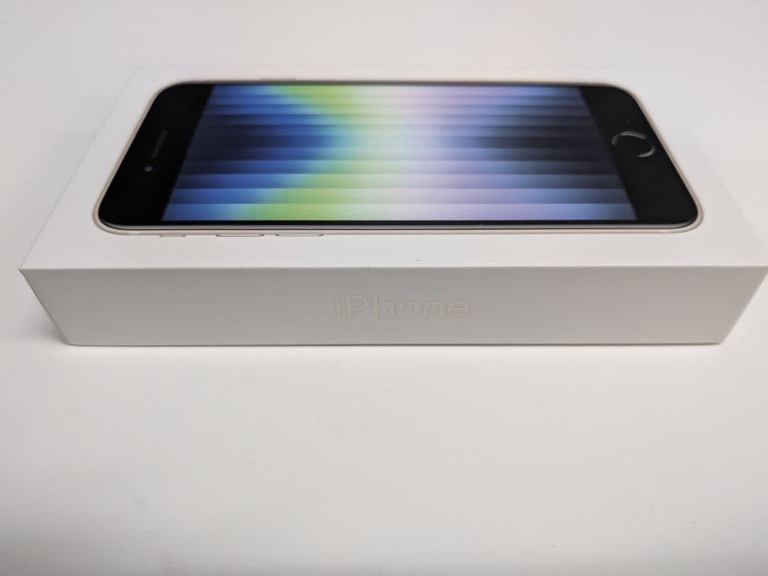 Apple iPhone SE (第3世代) ホワイト 64GB