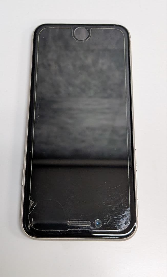 Apple iPhone SE (第3世代) ホワイト 64GB