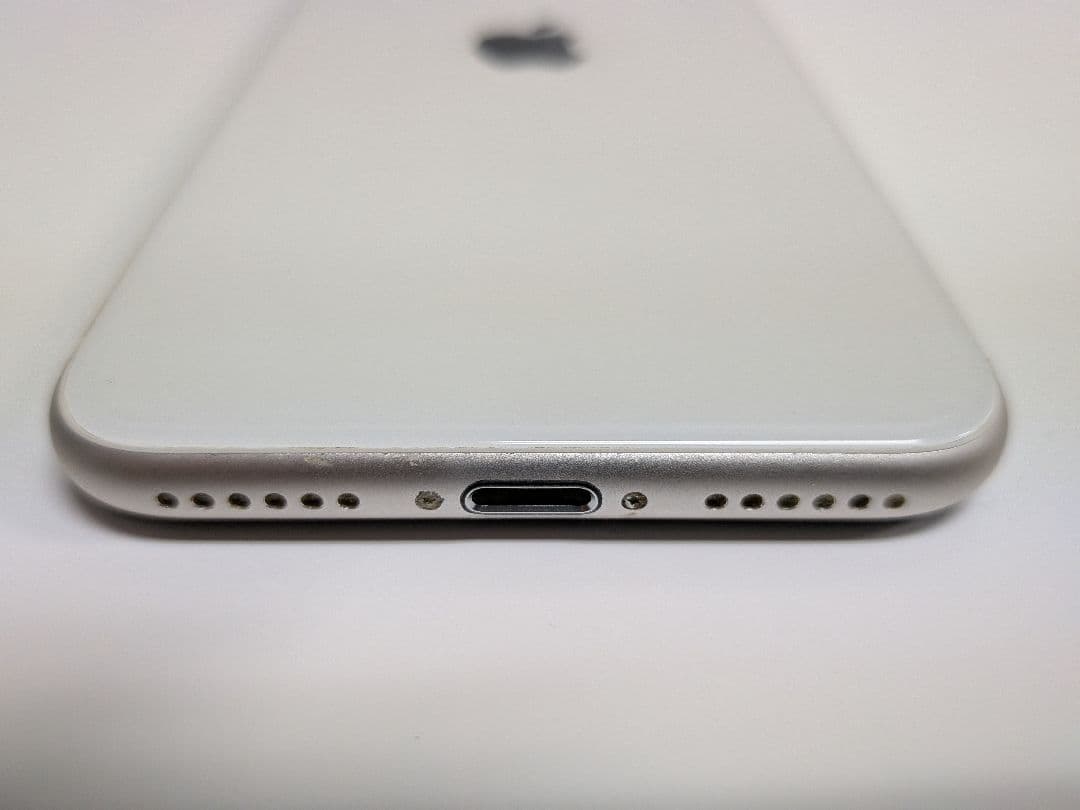 Apple iPhone SE (第3世代) ホワイト 64GB