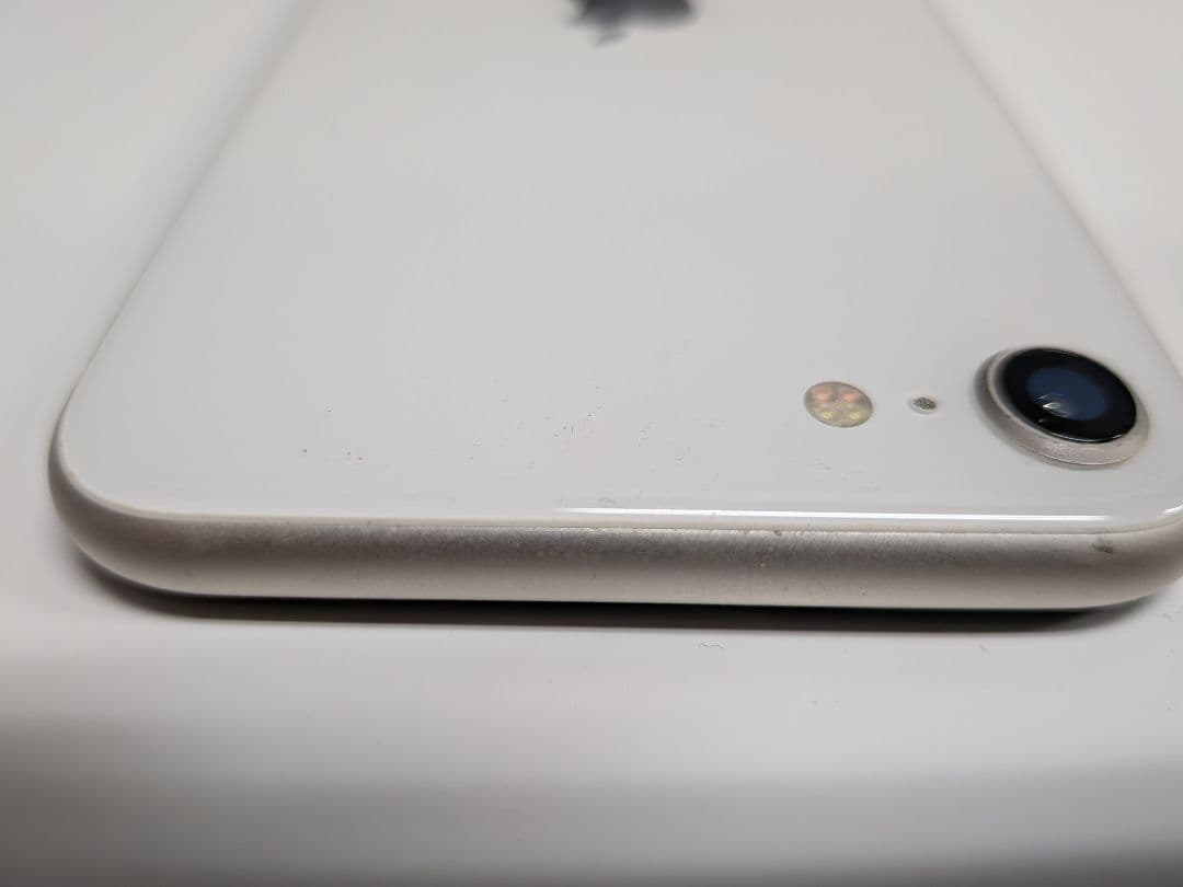 Apple iPhone SE (第3世代) ホワイト 64GB
