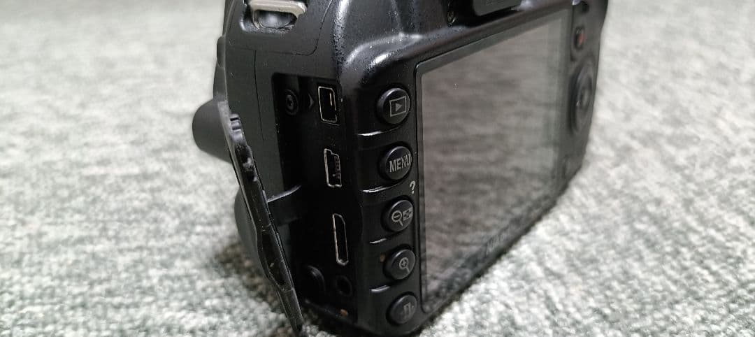 Nikon D3100 本体＋充電器 動作品