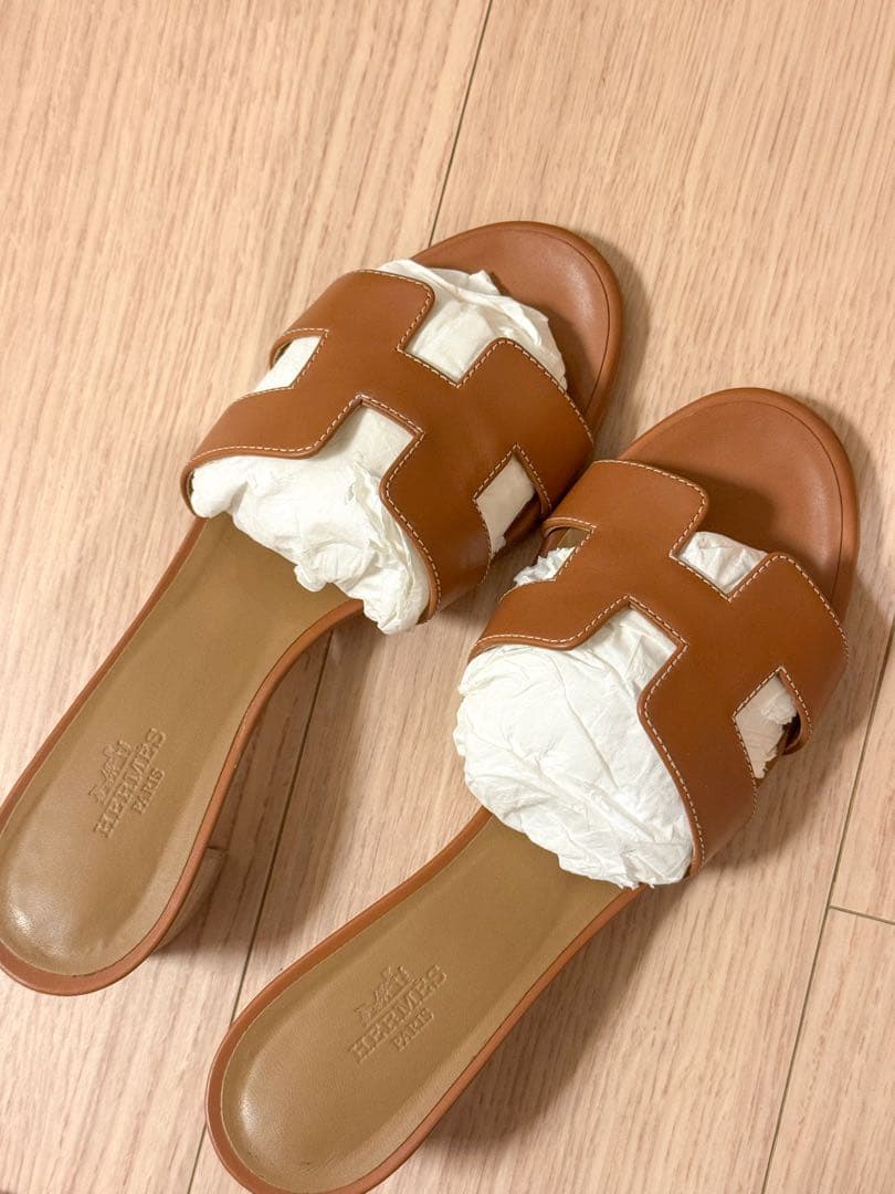 【Sale/ほぼ新品】 HERMES オアジス　ゴールド　37 1/2 裏バリ
