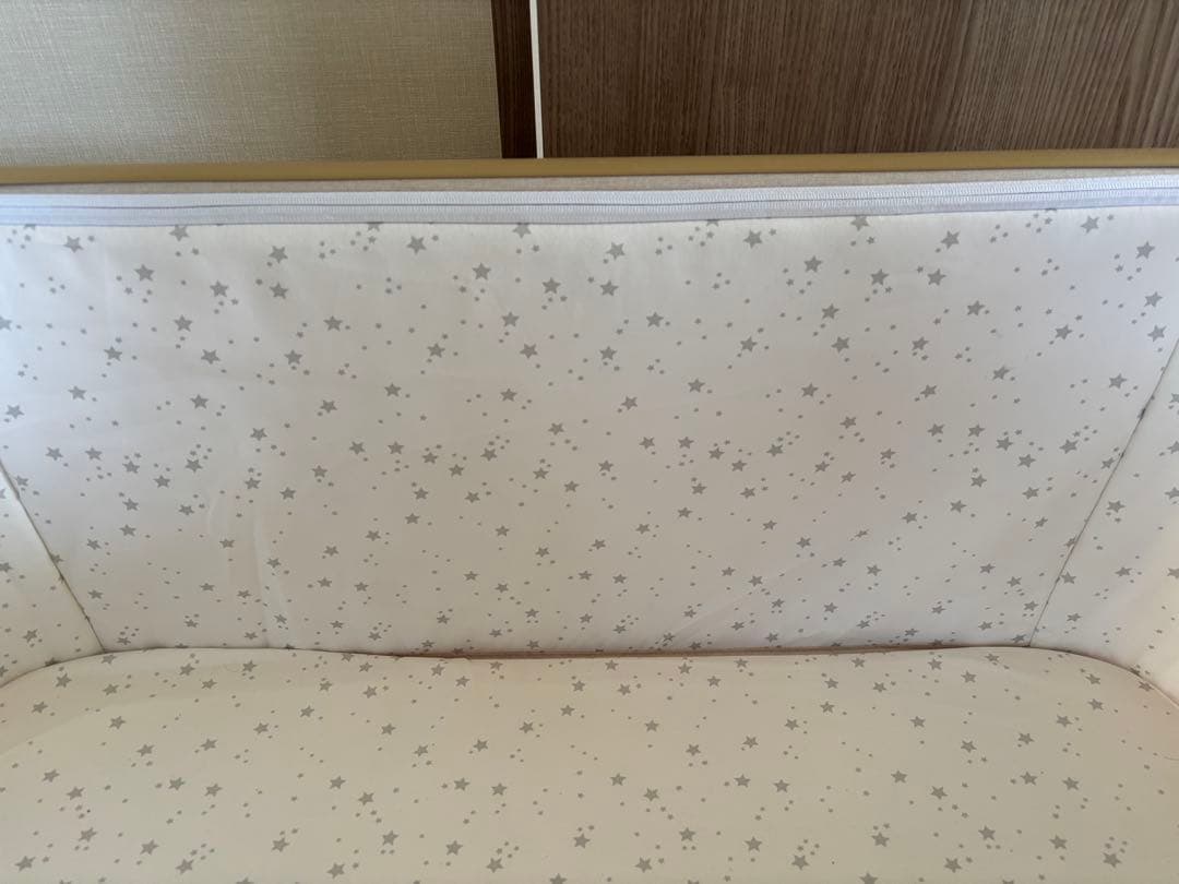 hzdmj ベビーベッド　美品　ベージュ