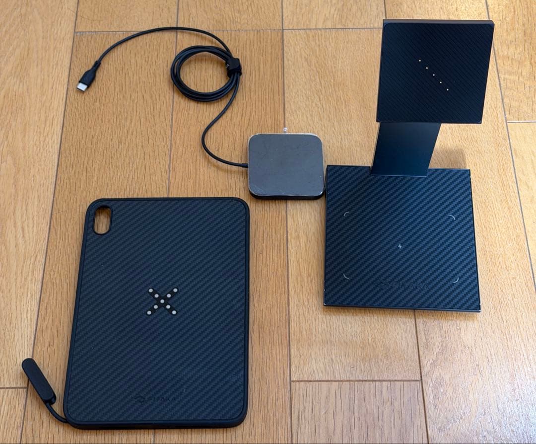 PITAKA MagEZ Charging standとCase Proのセット