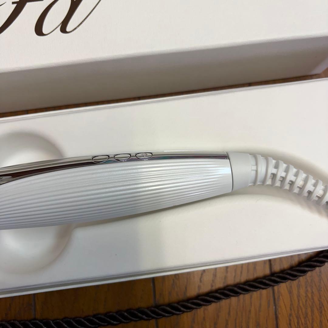 リファ　アイロン