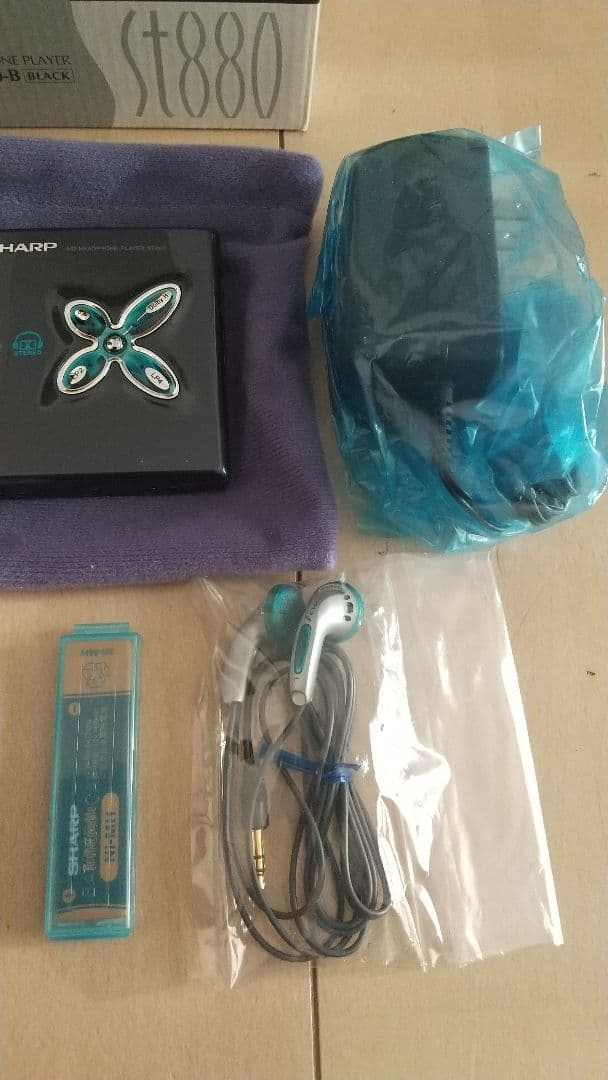 【美品】SHARP ポータブルMDプレーヤー MD ST880-B 通電確認済