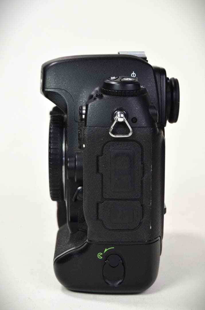 k*s様 動作品 Nikon D2x ボディ 充電器 CF変換 ニコン 上代65