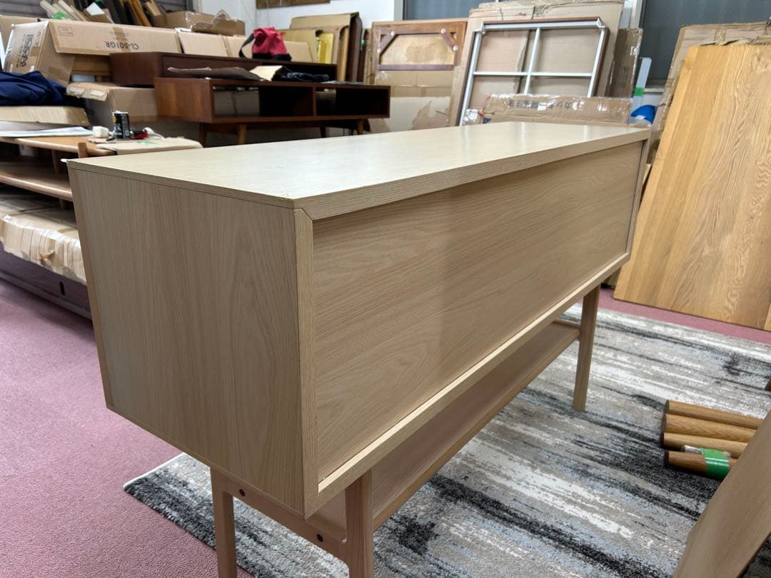 モデルルーム展示品メイプル色のキャビネット