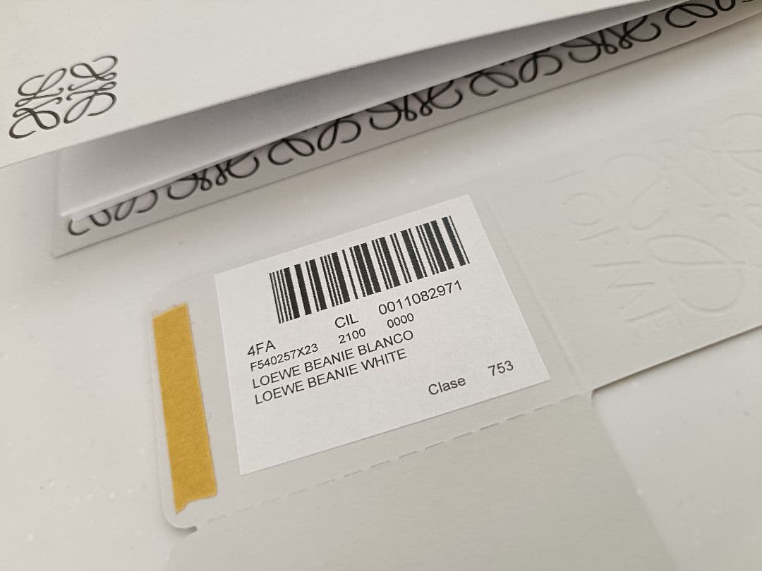 最終【未使用】ロエベ　LOEWE ビーニー　ニット帽　ホワイト