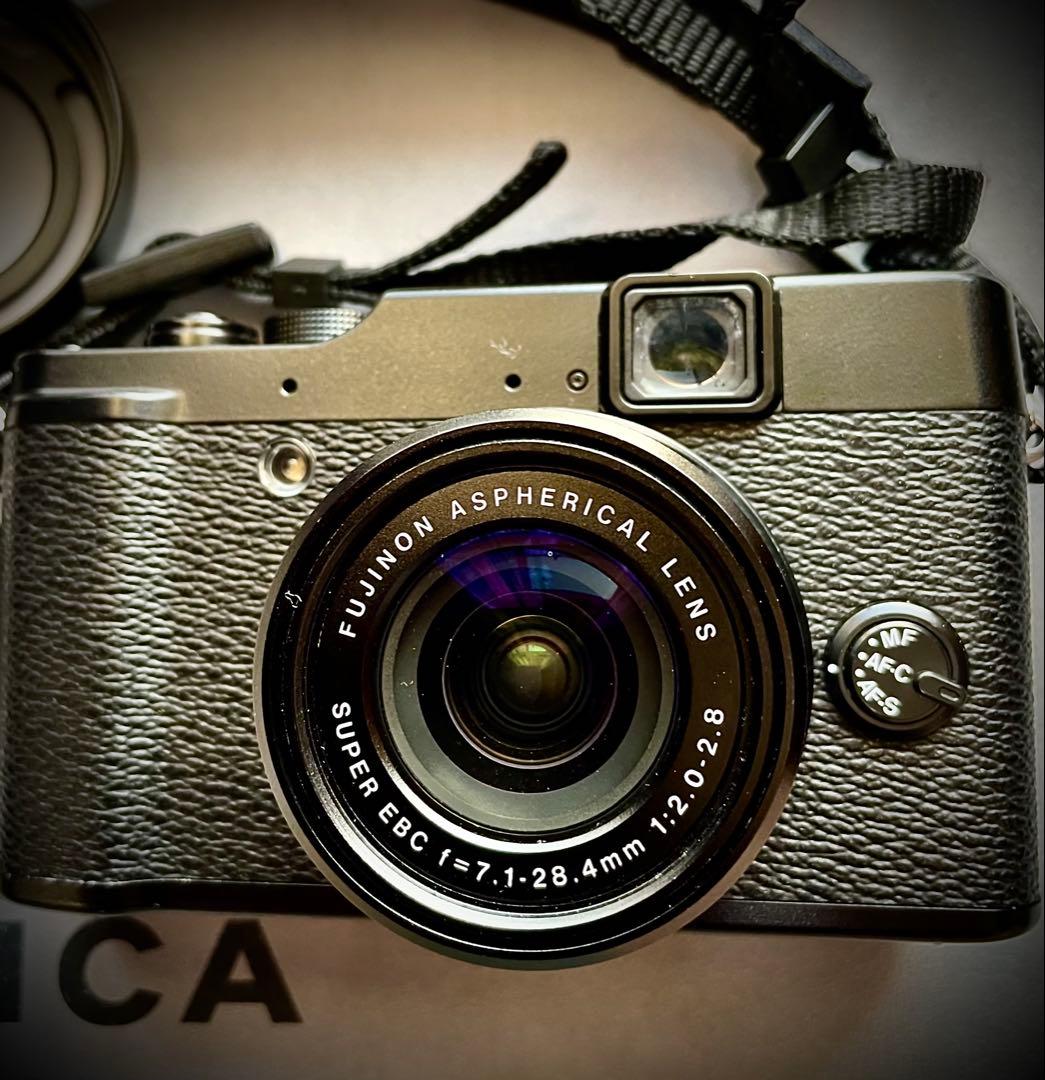 a*y様 美麗品　希少　Fujifilm X10 コンパクトデジタルカメラ