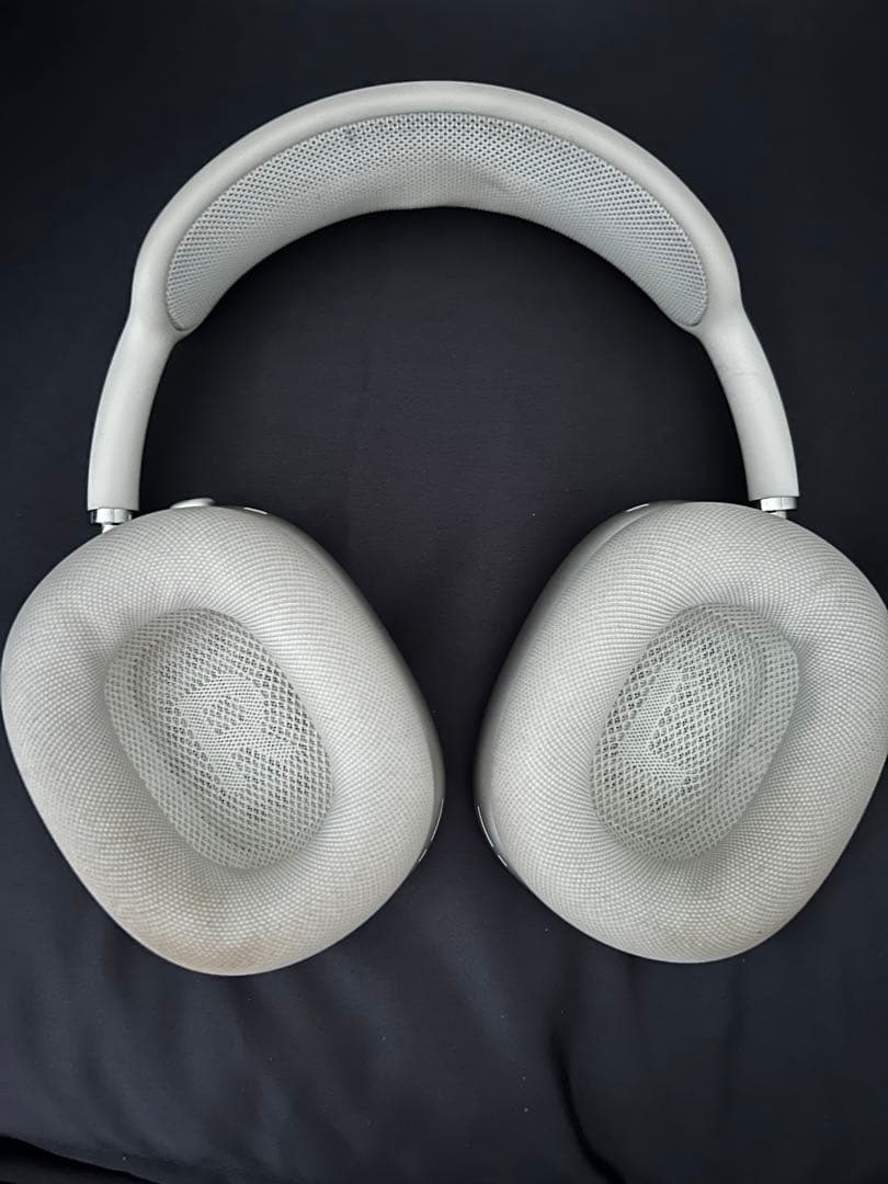 【AirPods Max シルバー】 グクサイン入り、ケース付き （24日まで）