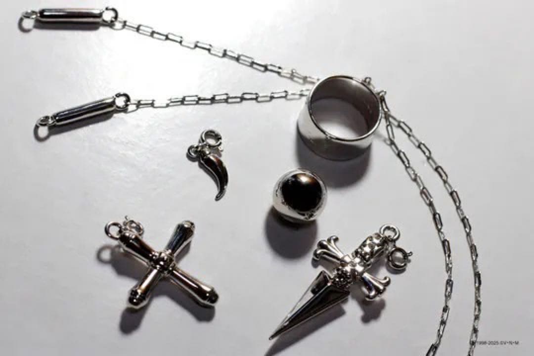 台湾 XRAGE HUNTER×HUNTER ハンター クラピカ ネックレス