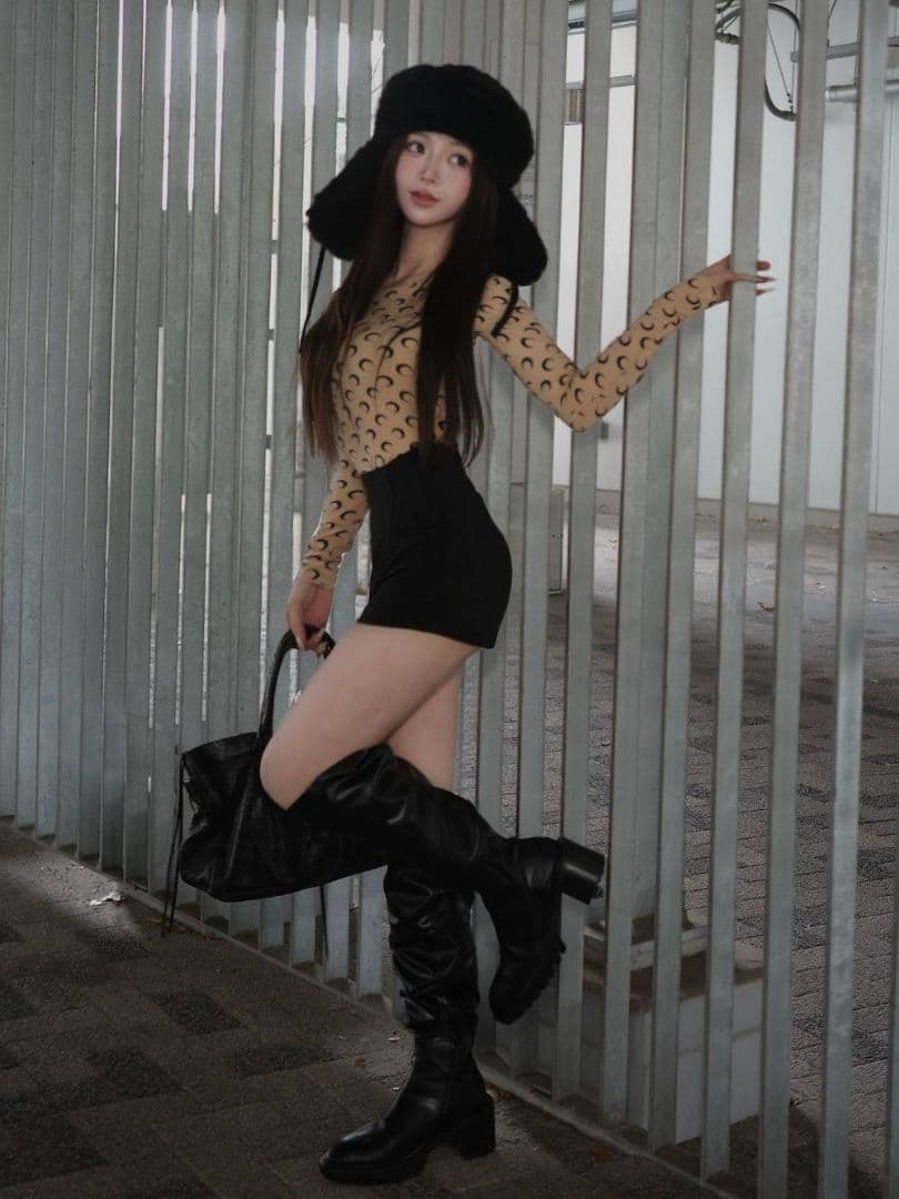 ダーリッチ 美シルエットショートパンツ 黒