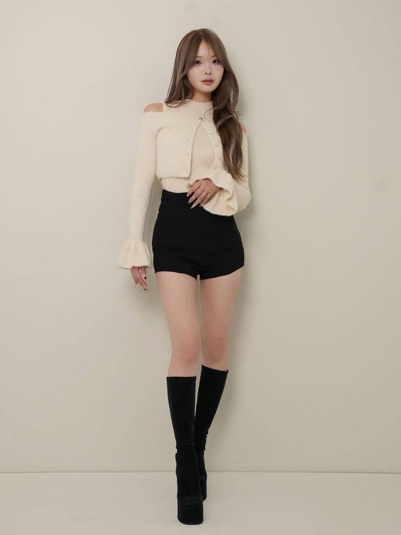 ダーリッチ 美シルエットショートパンツ 黒