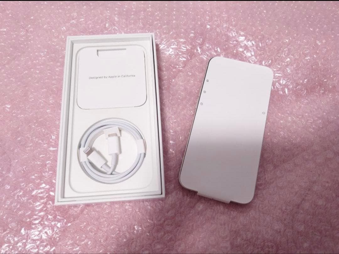 【新品・超美品】iPhone 13 128GB スターライト