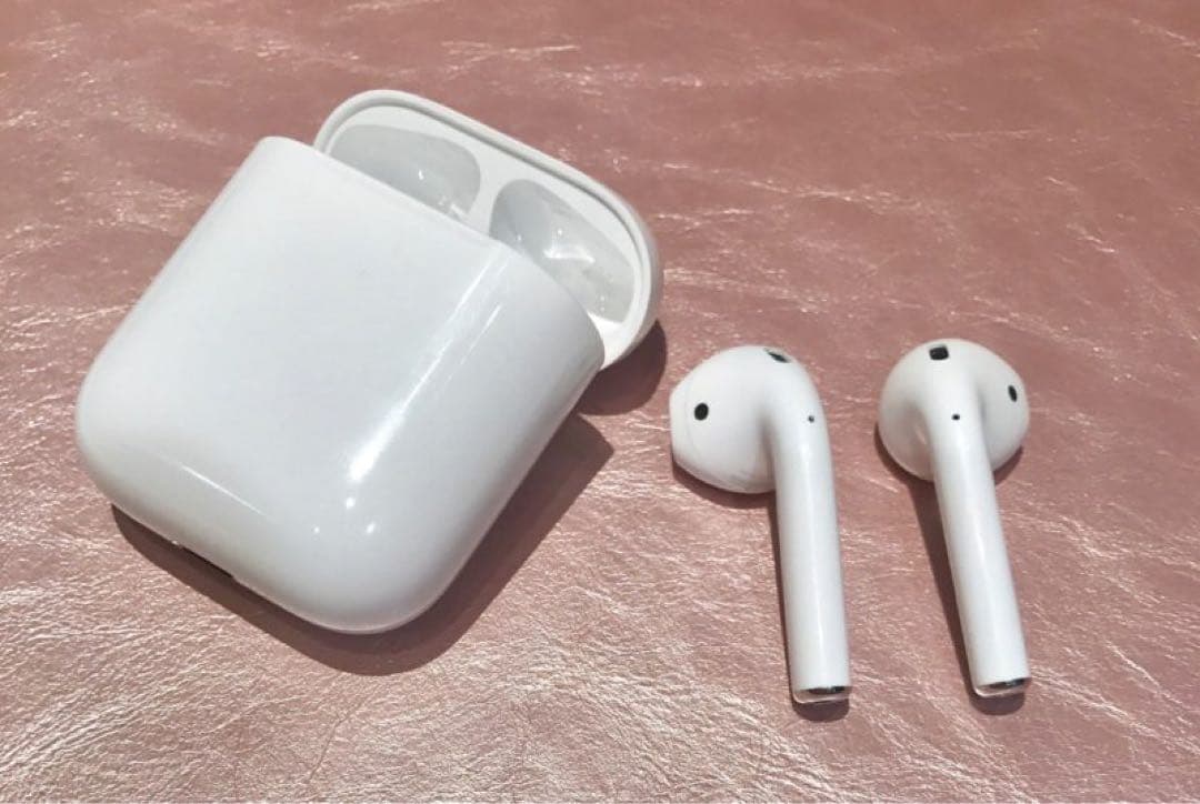 美品Apple AirPods(ケース+両耳)